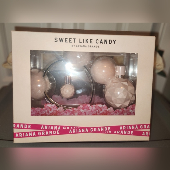 Sweet Like Candy by Ariana Grande EDP Gift Set with Pom Pom Headband; Never Used - Picture 15 of 16